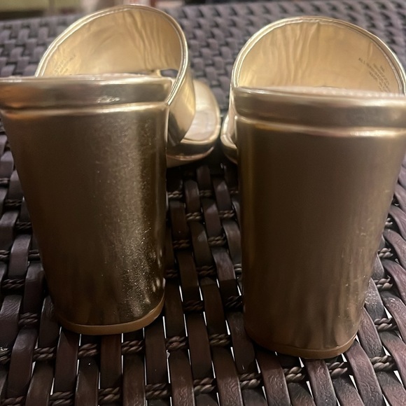 Nine West GoGo Sandals - Gold 8M - Picture 3 of 11